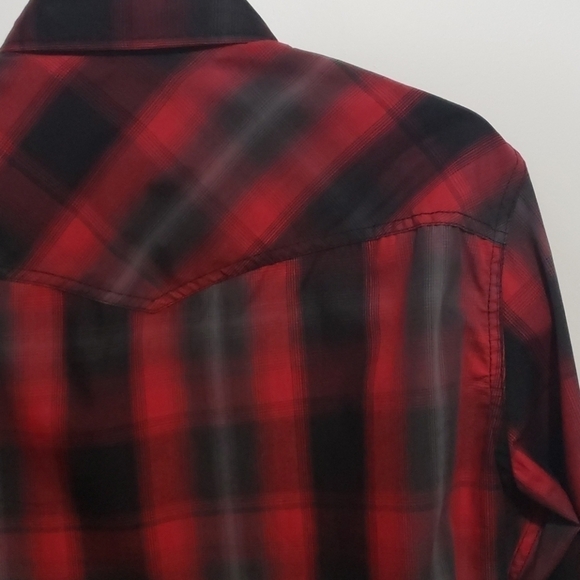 𝅺rock and Republic plaid  shirt - Picture 4 of 7